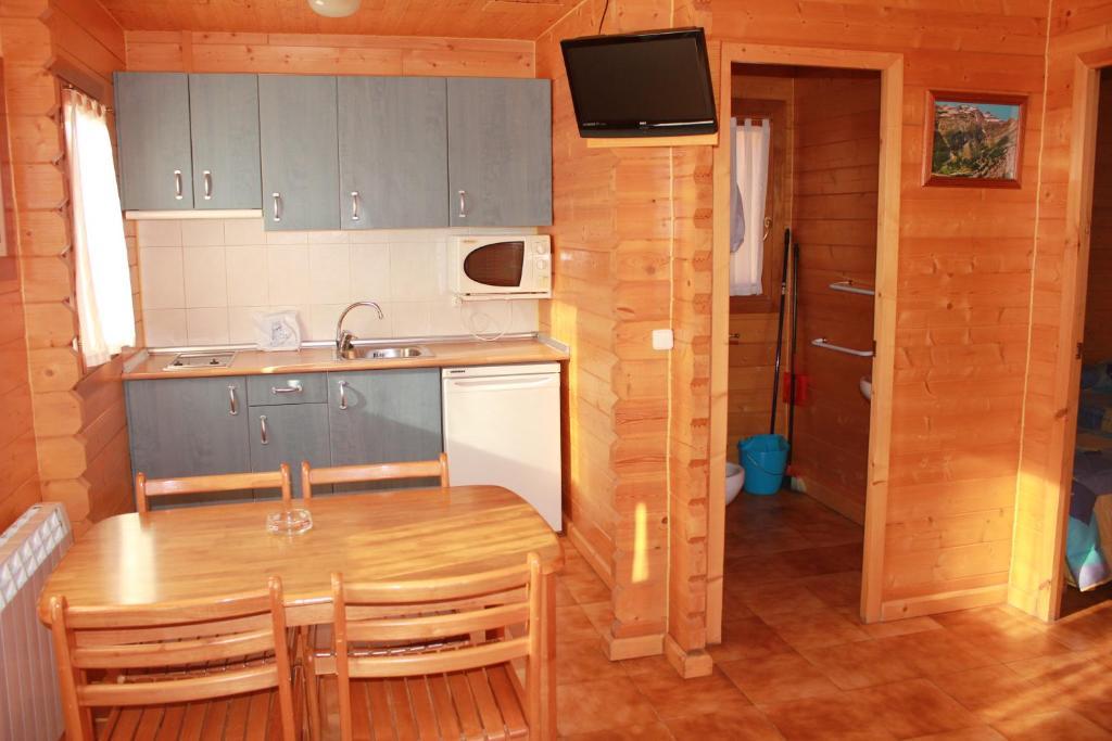 Camping Valle De Tena Sabinanigo Room photo