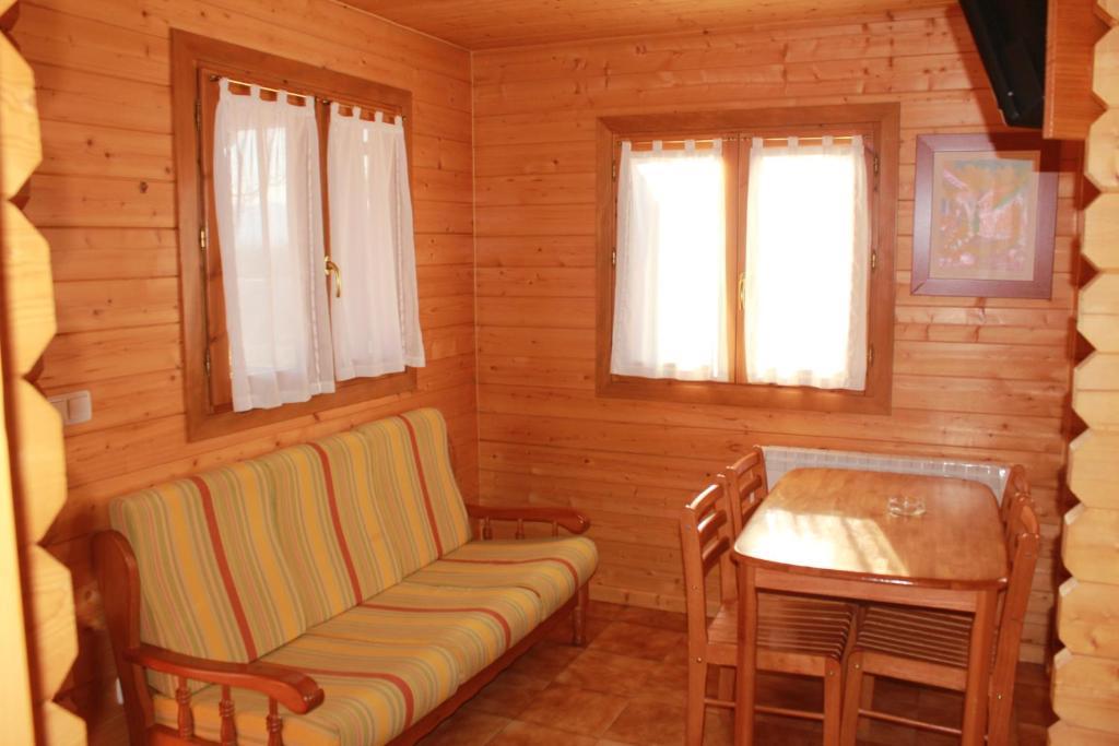 Camping Valle De Tena Sabinanigo Room photo