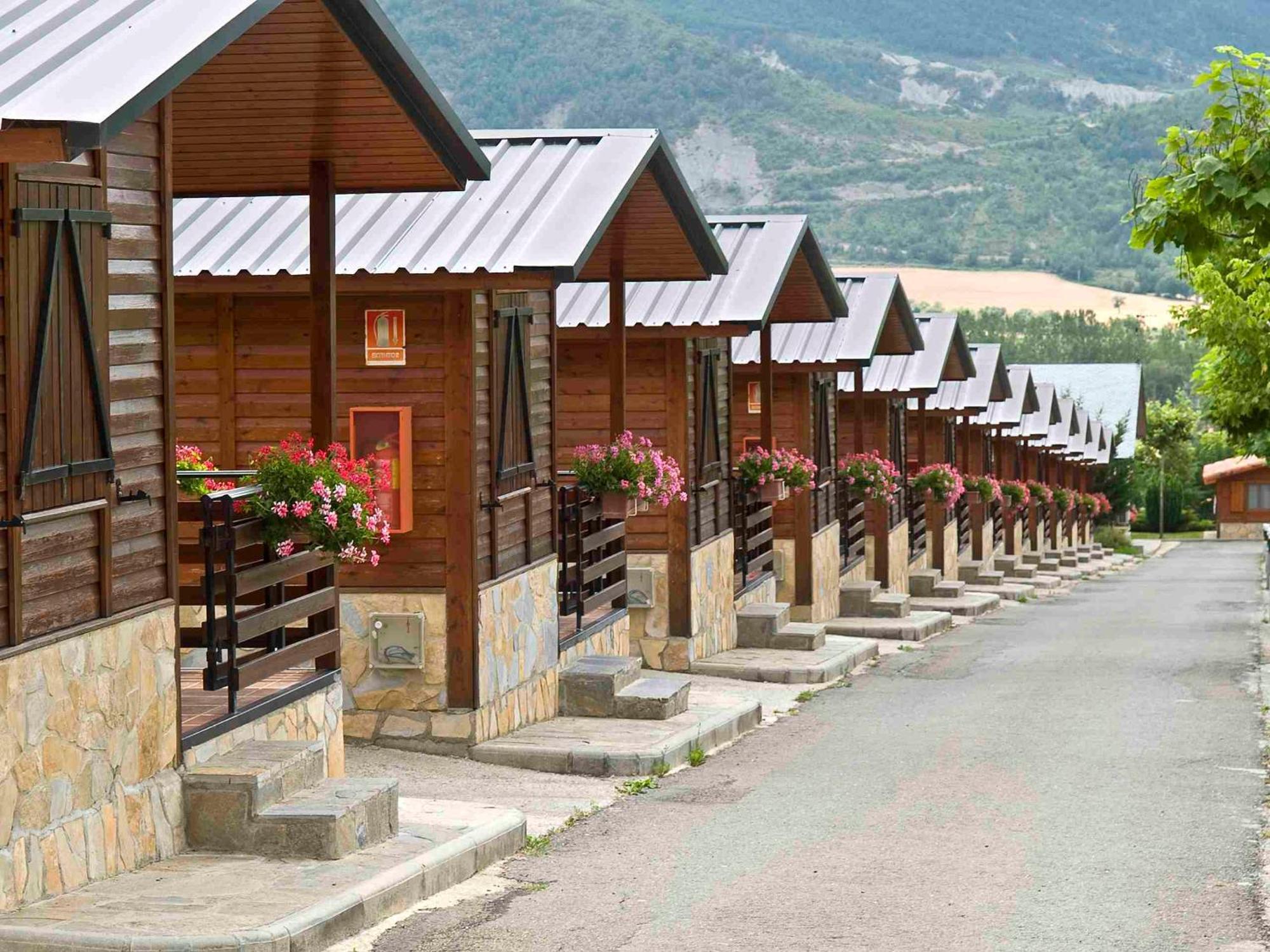 Camping Valle De Tena Sabinanigo Exterior photo